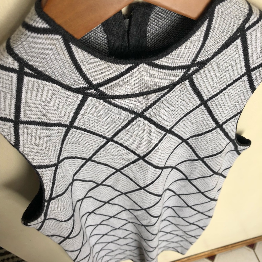 Romeo & Juliet Couture mock neck knit dress NWT - Picture 4 of 8